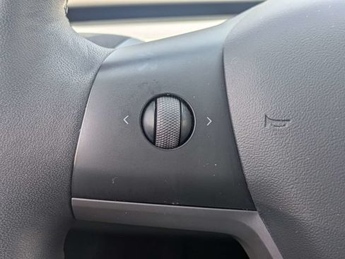 Used 2022 Tesla Model 3 RWD image 25