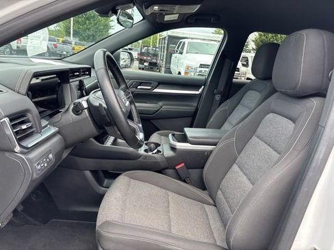 Used 2025 GMC Terrain Elevation AWD/4WD image 9