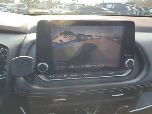 Used 2023 Nissan Rogue S image 28