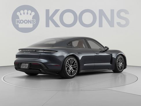 Used 2021 Porsche Taycan RWD image 4