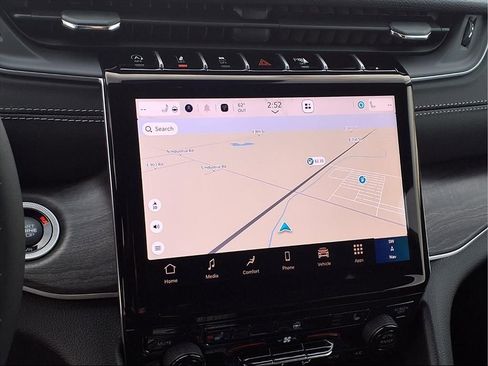 New 2025 Jeep Grand Cherokee L Limited image 4