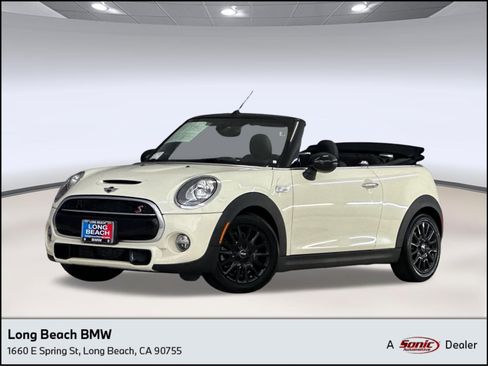 Used 2018 MINI Cooper S image 1