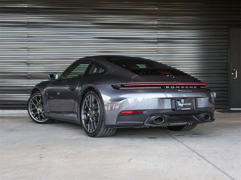Certified 2025 Porsche 911 Carrera image 3