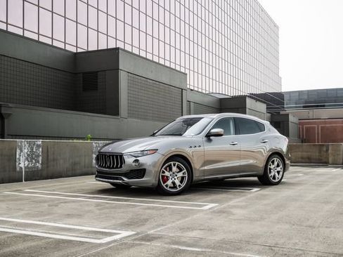Used 2017 Maserati Levante S AWD/4WD image 18