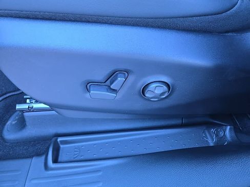 New 2026 Chrysler Pacifica Select w/ S Appearance Package image 37