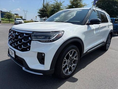 Certified 2025 Ford Explorer Platinum w/ Ultimate Package AWD/4WD image 4