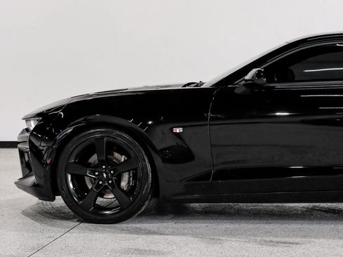 Used 2018 Chevrolet Camaro SS image 18