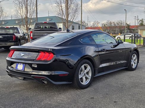 Certified 2022 Ford Mustang Coupe image 7