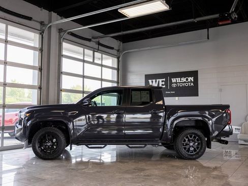 Used 2024 Toyota Tacoma SR5 image 1