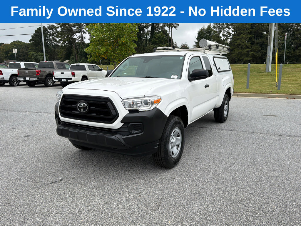 Used 2023 Toyota Tacoma SR RWD image 3