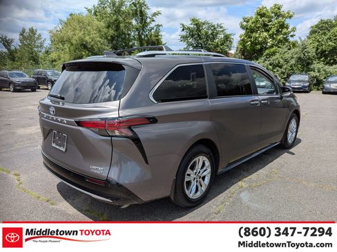 Certified 2024 Toyota Sienna Limited AWD/4WD image 3
