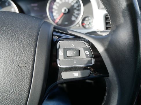 Used 2013 Volkswagen Touareg VR6 image 26