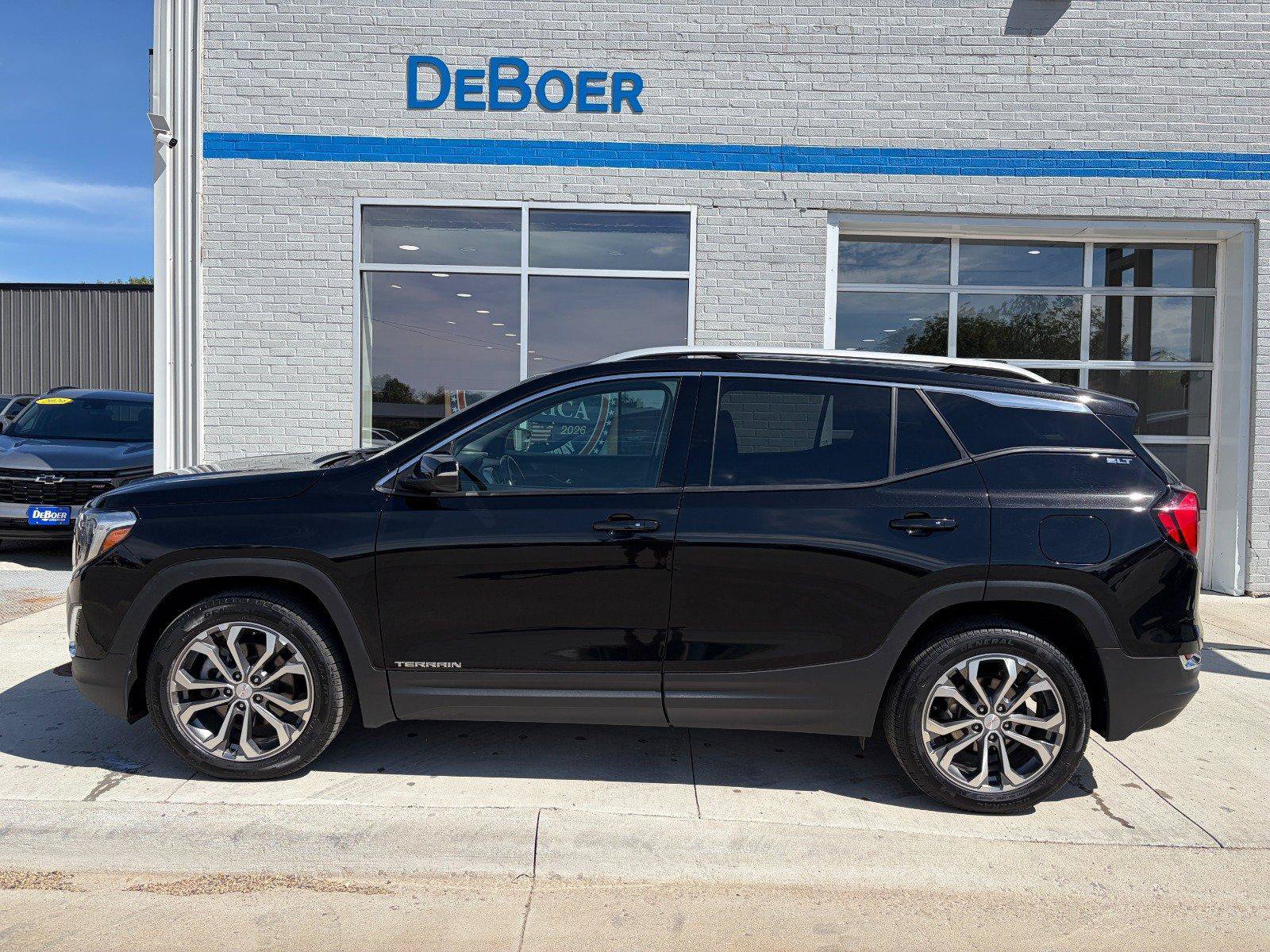 Used 2020 GMC Terrain SLT w/ Preferred Package AWD/4WD image 2