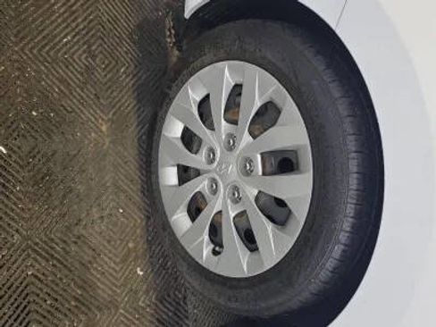 Used 2017 Hyundai Elantra GT image 9