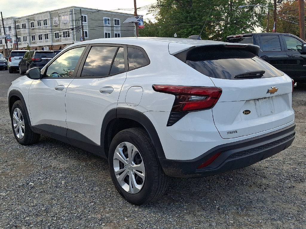 Certified 2024 Chevrolet Trax LS FWD image 6