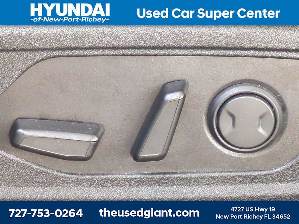 Used 2023 Hyundai Elantra Limited FWD image 19