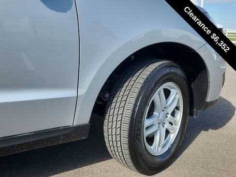 Used 2010 Hyundai Santa Fe GLS image 14