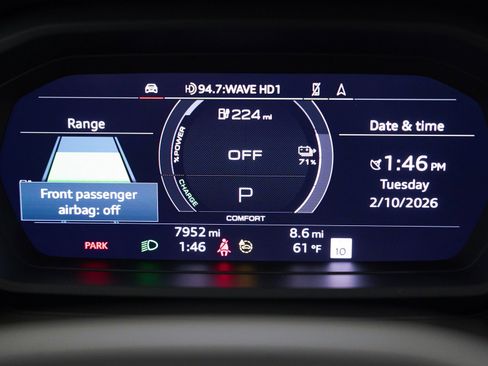 Used 2024 Audi Q4 e-tron Premium Plus image 12