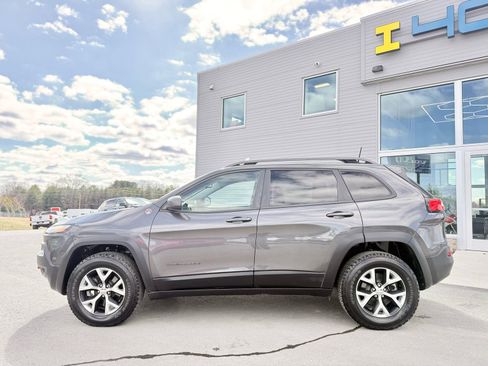 Used 2016 Jeep Cherokee Trailhawk image 16