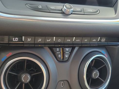 Used 2023 Chevrolet Blazer LT FWD image 25