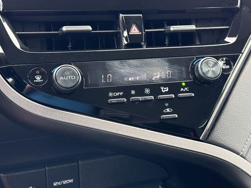 Used 2024 Toyota Camry SE image 22