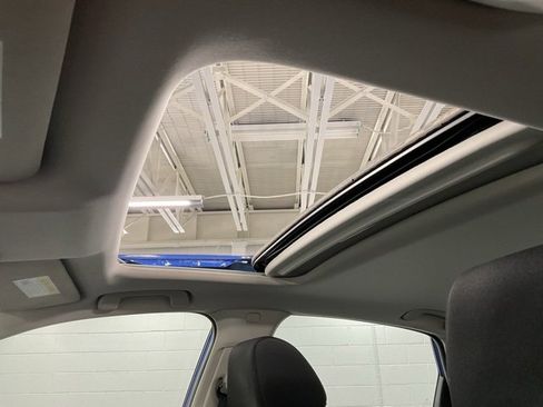 Certified 2022 Honda Civic EX image 28