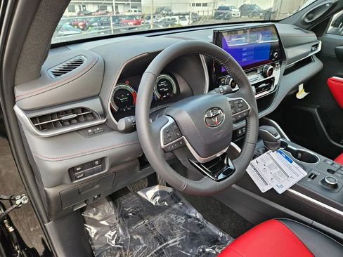 New 2025 Toyota Highlander XSE image 19