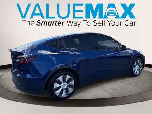 Used 2024 Tesla Model Y Long Range image 3