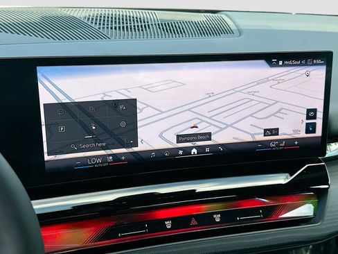 Used 2025 BMW i5 eDrive40i w/ Premium Package image 14