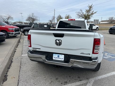 Used 2024 RAM 3500 Big Horn image 24