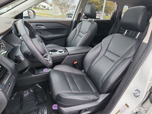 Used 2021 Nissan Rogue SL w/ Premium Package image 10