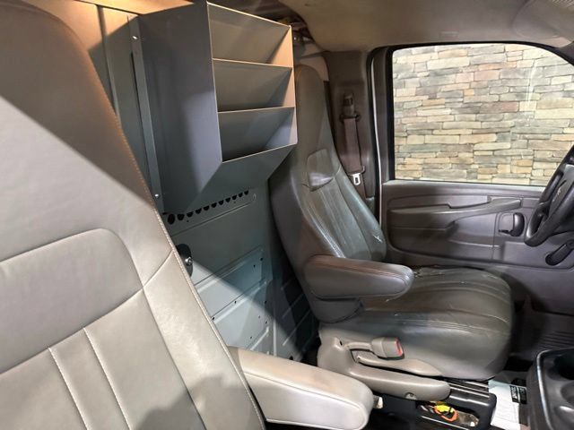 Used 2011 GMC Savana 1500 RWD image 25