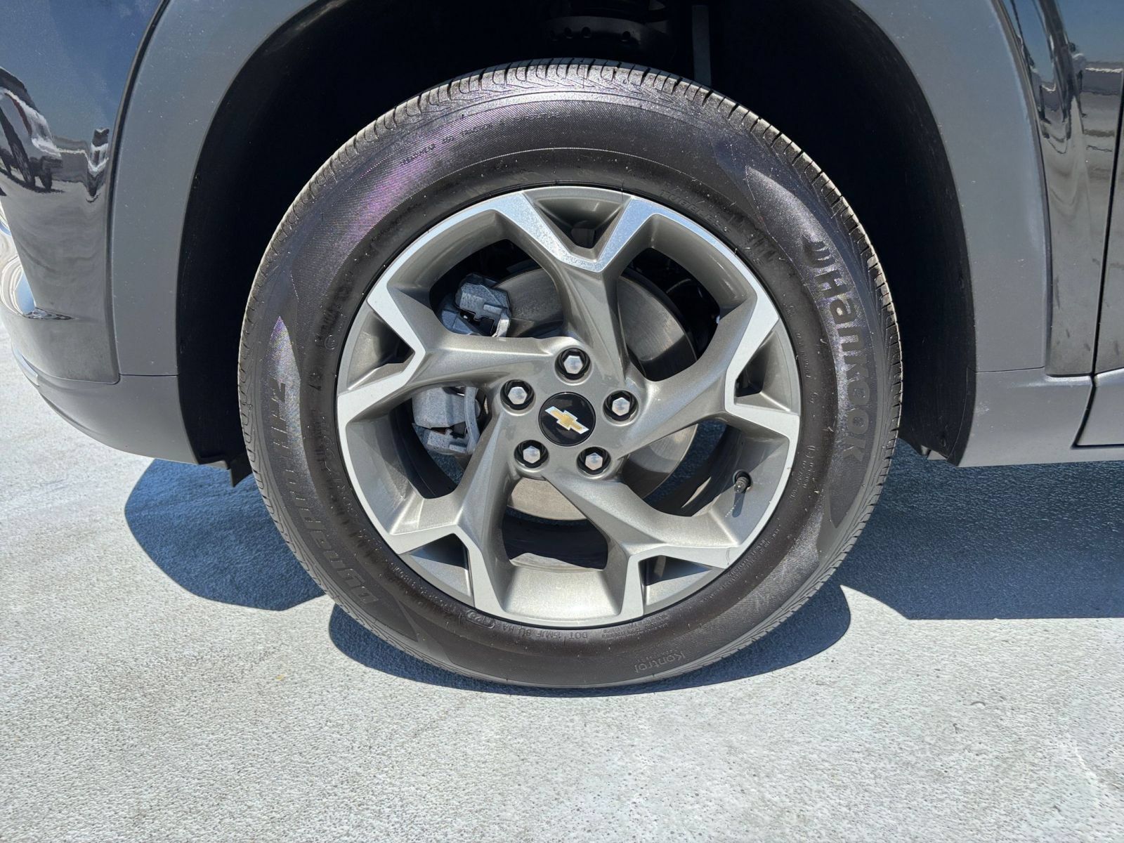 Used 2025 Chevrolet Trax LT FWD image 28