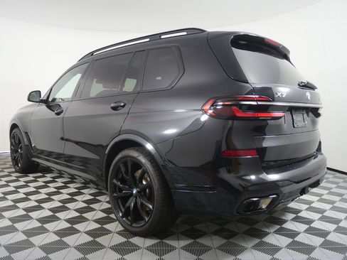 Certified 2025 BMW X7 xDrive40i w/ M Sport Package AWD/4WD image 5