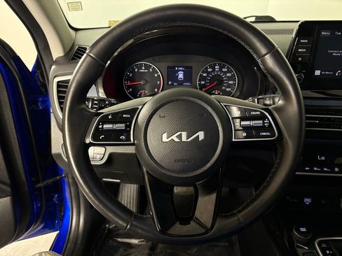 Used 2023 Kia Seltos S FWD image 19