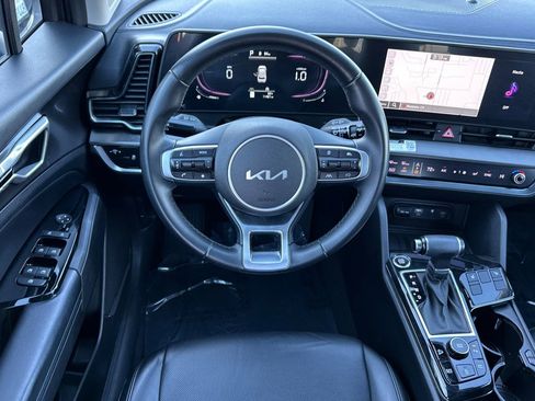 Used 2023 Kia Sportage EX image 11