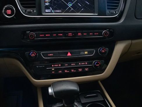 Used 2018 Kia Sedona SX Limited image 33