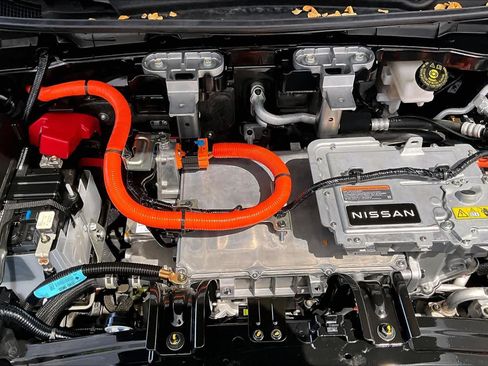 Certified 2023 Nissan Ariya FWD image 31