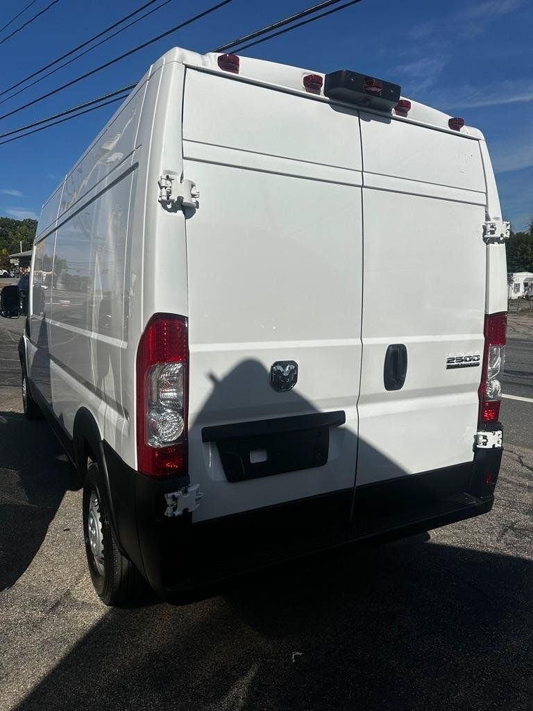 Used 2024 RAM ProMaster 2500 FWD image 3
