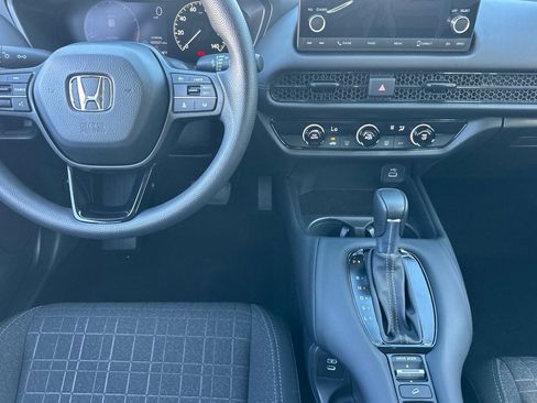 Certified 2025 Honda HR-V LX image 28