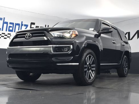 Used 2022 Toyota 4Runner Limited AWD/4WD image 17