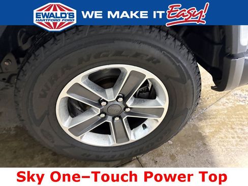 Used 2019 Jeep Wrangler Unlimited Sahara image 29