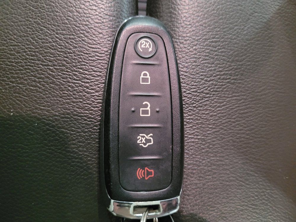 Used 2015 Lincoln MKS AWD w/ Equipment Group 201A image 32