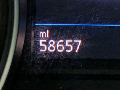 Used 2021 Volkswagen Atlas SE image 40