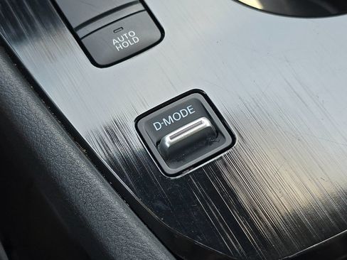 Used 2024 Nissan Rogue SV FWD image 31