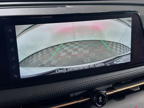 Used 2023 Nissan Ariya FWD image 23