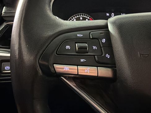 Used 2020 Cadillac XT6 Premium Luxury FWD image 16