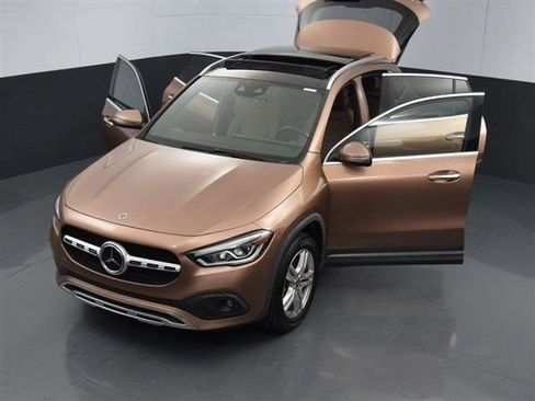 Used 2022 Mercedes-Benz GLA 250 4MATIC w/ Premium Package Lite image 36