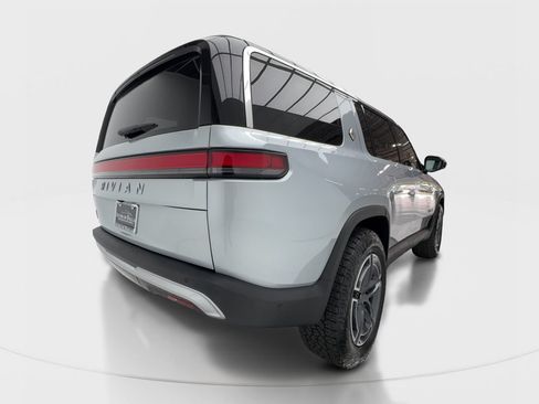 Used 2026 Rivian R1S Adventure AWD/4WD image 7