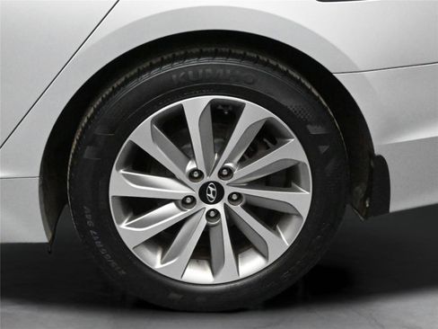 Used 2017 Hyundai Sonata Sport image 12
